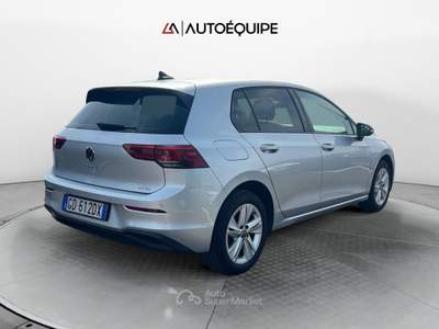 Volkswagen Golf VIII 2020 1.0 etsi evo Life 110cv dsg Argento usata Roma