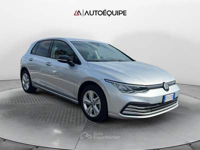 Volkswagen Golf VIII 2020 1.0 etsi evo Life 110cv dsg Argento usata Roma