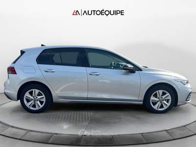 Volkswagen Golf VIII 2020 1.0 etsi evo Life 110cv dsg Argento usata Roma