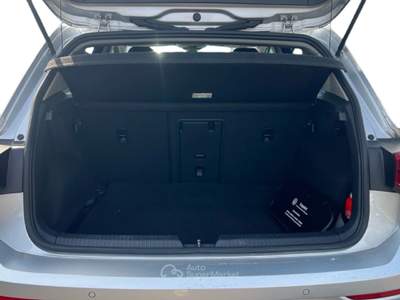 Volkswagen Golf VIII 2020 1.0 etsi evo Life 110cv dsg Argento usata Roma