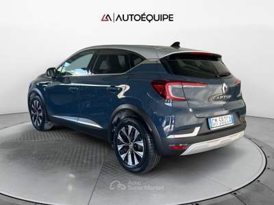 Renault Captur II 2019 1.6 E-Tech full hybrid Techno 145cv auto Blu/Azzurro usata Roma