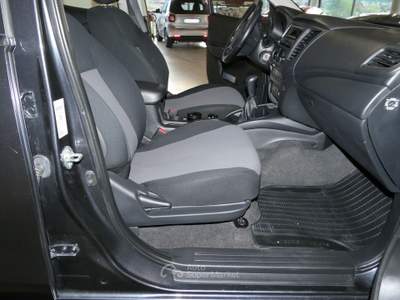 Mitsubishi L200 2.2TD Club Cab INTENSE SDA + IVA Grigio usata Brunico