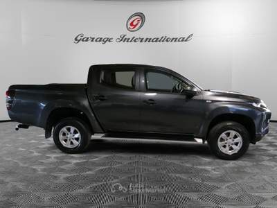 Mitsubishi L200 2.2TD Club Cab INTENSE SDA + IVA Grigio usata Brunico