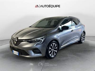 Renault Clio V 2019 1.6 E-Tech full hybrid Techno 145cv auto Grigio usata Roma