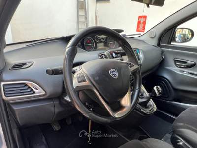 Lancia Ypsilon 95 CV 5 porte S&S Gold Grigio usata Angri