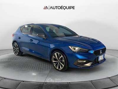 Seat Leon 1,5eTSIFR 5P85 D3UA7 MY 25 Blu/Azzurro usata Roma