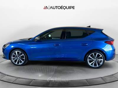 Seat Leon 1,5eTSIFR 5P85 D3UA7 MY 25 Blu/Azzurro usata Roma