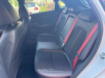 Hyundai Kona 1.6 crdi Xpossible Safety Pack 4wd 136cv dct Bianco usata Cernusco sul Naviglio