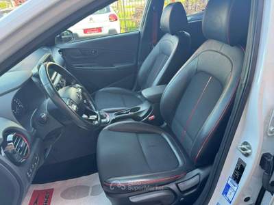 Hyundai Kona 1.6 crdi Xpossible Safety Pack 4wd 136cv dct Bianco usata Cernusco sul Naviglio