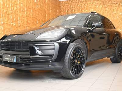 Porsche Macan NUOVA 2.0PDK 265CV PCM TET.LED21"SCAR.SED.GTS FULL Nero usata Brescia