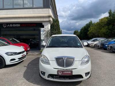 Lancia Ypsilon 75 CV Platino Bianco usata Assisi