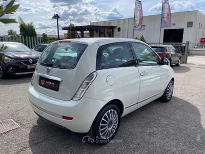 Lancia Ypsilon 75 CV Platino Bianco usata Assisi