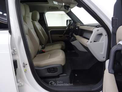 Land Rover Defender 110 3.0D I6 200 CV AWD Auto SE 6 POSTI Bianco usata Lurate Caccivio
