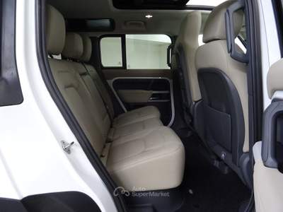 Land Rover Defender 110 3.0D I6 200 CV AWD Auto SE 6 POSTI Bianco usata Lurate Caccivio