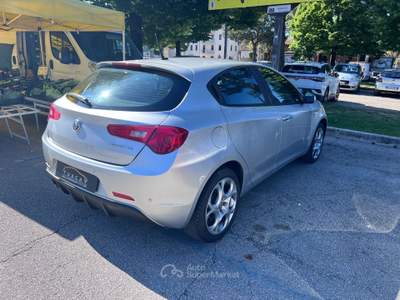 Alfa Romeo Giulietta Alfa Romeo Giulietta 1.6 JTDM 16V Business #10906 Argento usata Bastia Umbra