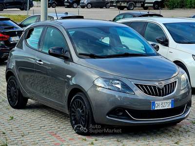 Lancia Ypsilon 5 porte S&S Hybrid Gold Grigio usata Perugia