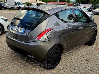 Lancia Ypsilon 5 porte S&S Hybrid Gold Grigio usata Perugia