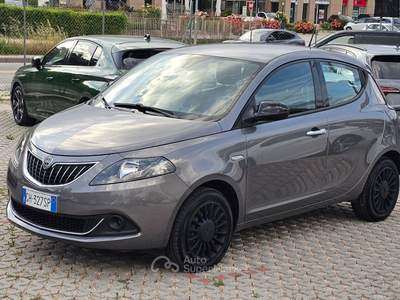 Lancia Ypsilon 5 porte S&S Hybrid Gold Grigio usata Perugia