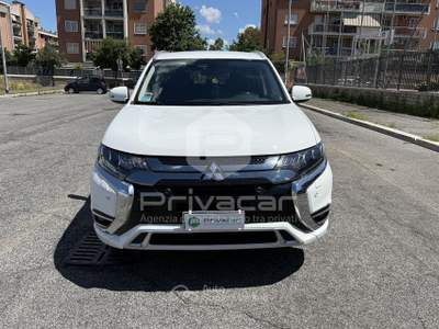 Mitsubishi Outlander MITSUBISHI Outlander 2.4 MIVEC 4WD PHEV Instyle Plus SDA Bianco usata Roma