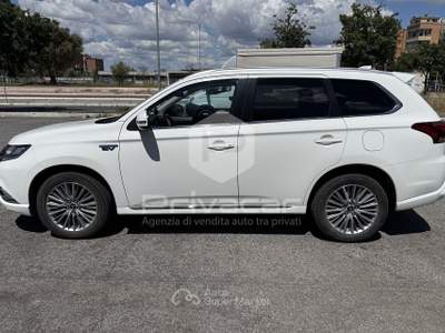 Mitsubishi Outlander MITSUBISHI Outlander 2.4 MIVEC 4WD PHEV Instyle Plus SDA Bianco usata Roma