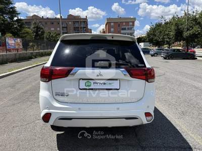 Mitsubishi Outlander MITSUBISHI Outlander 2.4 MIVEC 4WD PHEV Instyle Plus SDA Bianco usata Roma
