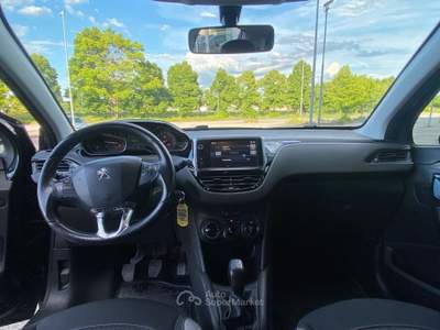Peugeot 208 BlueHDi 75 5P.Allure Nero usata Savignano sul Rubicone