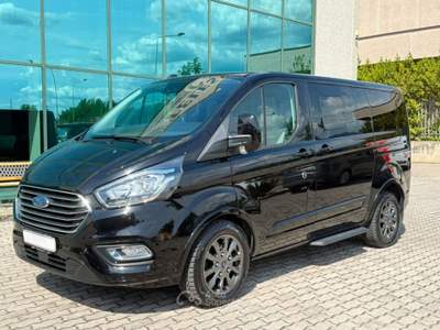 Ford Tourneo Custom 2.0 EcoBlue ibrido 8 POSTI TRANSIT Nero usata San Salvatore Telesino