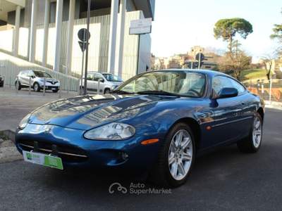 Jaguar XK 4.0 Coupé, Crs, Kilometri originali Blu/Azzurro usata Roma