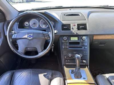 Volvo XC90 2.4 D5 / Automatica / AWD / Executive Grigio usata Roma