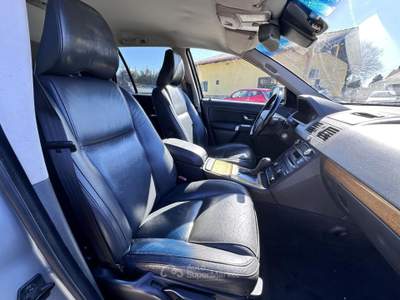 Volvo XC90 2.4 D5 / Automatica / AWD / Executive Grigio usata Roma