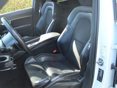 Volvo XC90 D5 AWD Geartronic 7 posti R-design,Crystal White Bianco usata Roma