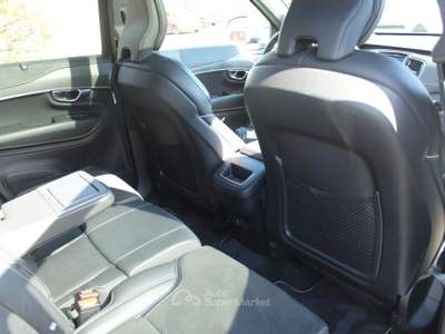 Volvo XC90 D5 AWD Geartronic 7 posti R-design,Crystal White Bianco usata Roma