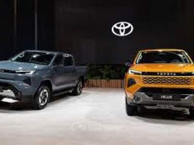 Toyota Hilux NG26 2.8 D-4D A/T 4WD 48V 4 porte Double Cab Bianco usata Scandiano