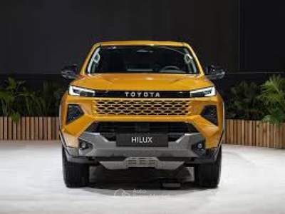 Toyota Hilux NG26 2.8 D-4D A/T 4WD 48V 4 porte Double Cab Bianco usata Scandiano