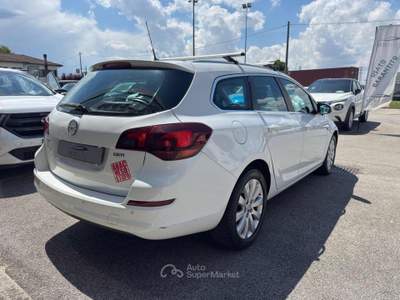 Opel Astra 1.7 CDTI 125CV Sports Tourer Cosmo Bianco usata Santa Maria di Sala