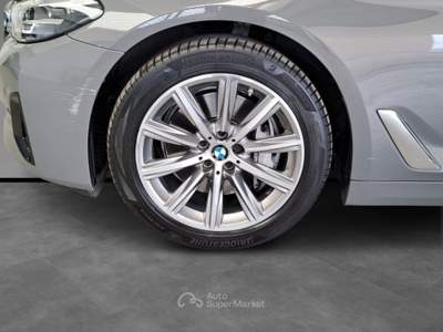 BMW Serie 5 540d d 48V xDrive Touring Aut. + Tetto apr. Grigio usata Bussolengo