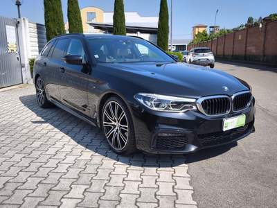 BMW Serie 5 530d d xDrive 249CV Touring Msport Nero usata Casteggio