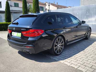 BMW Serie 5 530d d xDrive 249CV Touring Msport Nero usata Casteggio