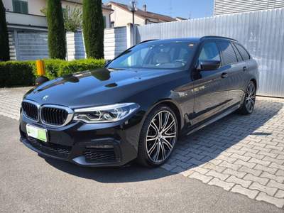 BMW Serie 5 530d d xDrive 249CV Touring Msport Nero usata Casteggio