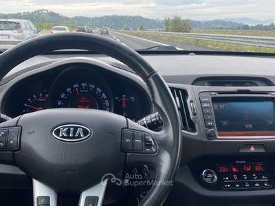 Kia Sportage Auto in perfette condizioni sia meccaniche che estetiche Bianco usata spoleto