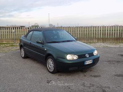 Volkswagen Golf 1.6 cat Highline Verde usata Cremosano