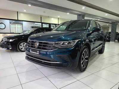 Volkswagen Tiguan 2.0 TDI 122CV SCR Life Virtual CokPit - Fari Led Blu/Azzurro usata Mirabella Imbaccari