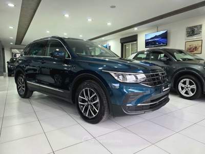 Volkswagen Tiguan 2.0 TDI 122CV SCR Life Virtual CokPit - Fari Led Blu/Azzurro usata Mirabella Imbaccari