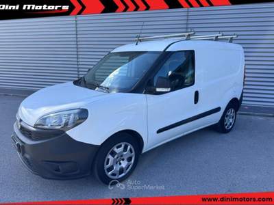 Fiat Doblò Doblò 1.6 MJT 105CV Lounge 3 POSTI + IVA ESPOSTA Bianco usata Sant'Angelo in vado Fiat Doblò Doblò 1.6 MJT 105CV Lounge 3 POSTI + IVA ESPOSTA Bianco usata Sant'Angelo in vado