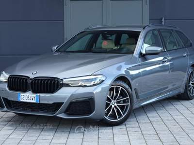BMW Serie 5 520d d 48V xDrive Touring Msport 4x4 Grigio usata Caorso