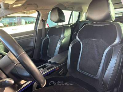 Renault Mégane Megane IV 2016 Sporter Sporter 1.5 dci energy Bose 110cv Blu/Azzurro usata Giugliano in Campania