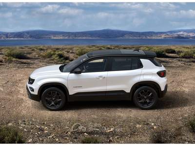 Jeep Avenger JEEP AVENGER 1.2 E-HYBRID 4XE OVERLAND 145CV Avenger 1.2 e-hybrid 4xe Overland 145cv Bianco usata Roma
