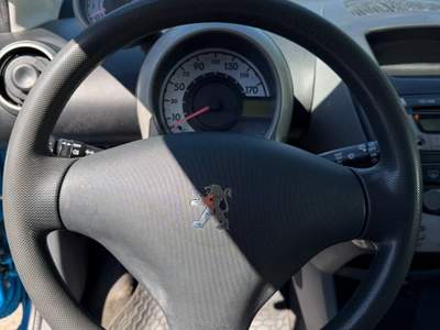 Peugeot 107 PEUGEOT 107 AUTOMATICA Blu/Azzurro usata Aprilia