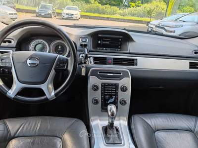 Volvo XC70 VOLVO XC70 D4 AWD MOMENTUM 2400 CC 163CV Nero usata Pian Camuno