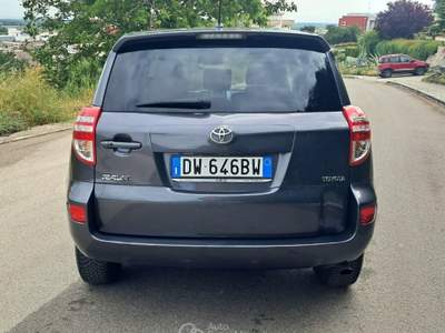 Toyota RAV4 Toyota RAV 4 RAV4 2.2 D-4D 150 CV DPF Luxury Grigio usata Cassano delle Murge